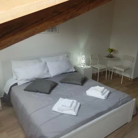 Bed & Breakfast I Re Di Napoli B&B *